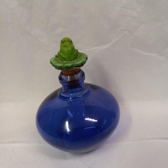 VINTAGE REDOLERE Cobalt Blue Decanter with Frog Figurine Stopper Collectible - Picture 3 of 8